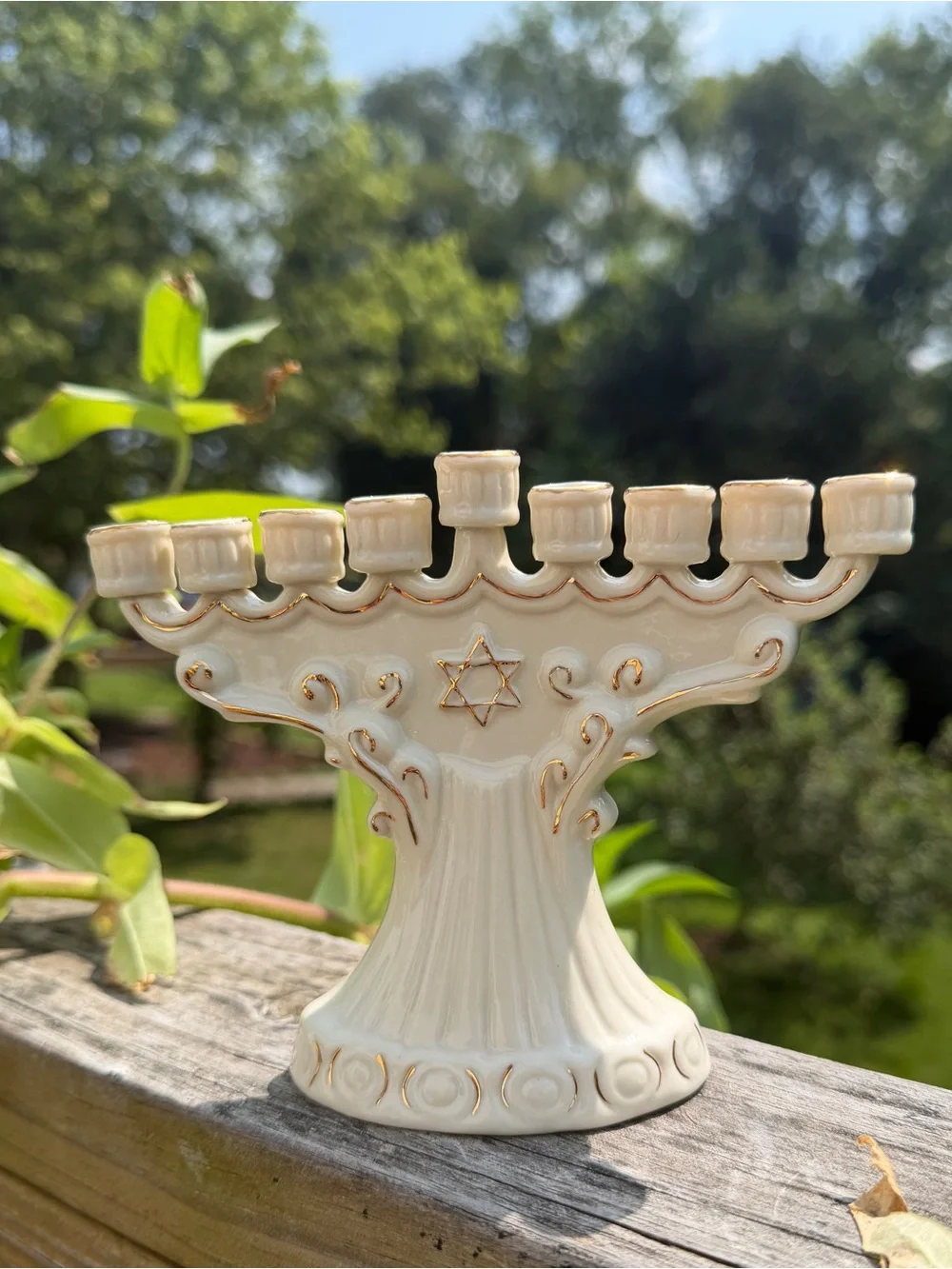 Vintage Crown Accents Porcelain White & Gold Hanukkah Menorah Jewish Holiday